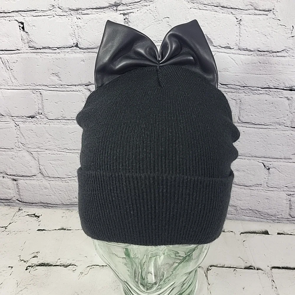 Black Bow Beanie Hat Womens One Size Vegan Leather‎ Stretch Knit Ski Cap